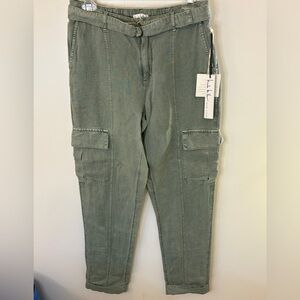 NWT Nicole Miller Olive Green Relaxed Cargo Pants in Linen Blend